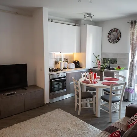 Alezi Apartment *